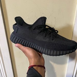 Yeezys 350 Onyx